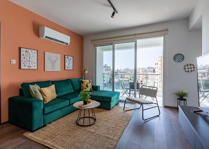 Harbor In Ларнака