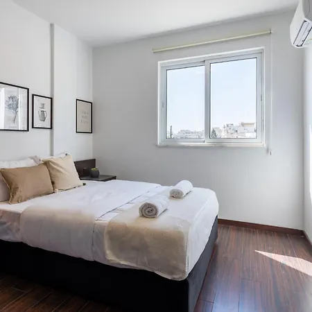 Harbor In * Λάρνακα